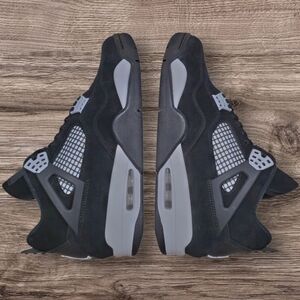 DS Air Jordan 4 Retro 'White Thunder' - Size 11 - FQ8138-001 - Black/White